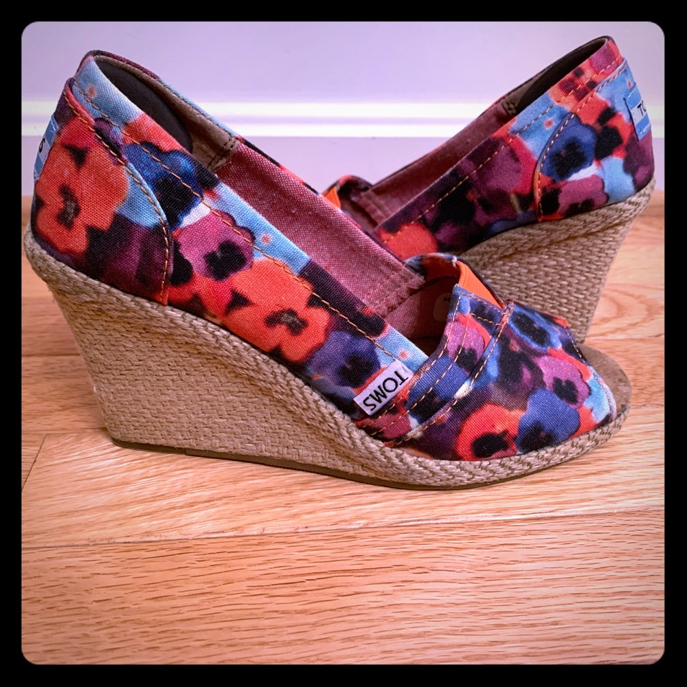 Toms Women's Savannah Wedges Peep Toe Size 5.5